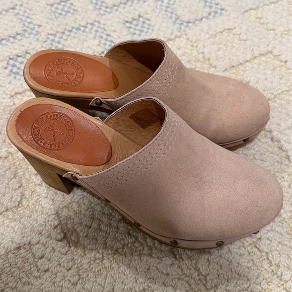 Penelope Chilvers Shoes - Penelope Chilvers baby pink patent leather clogs size 36 6.  Old money pretty
